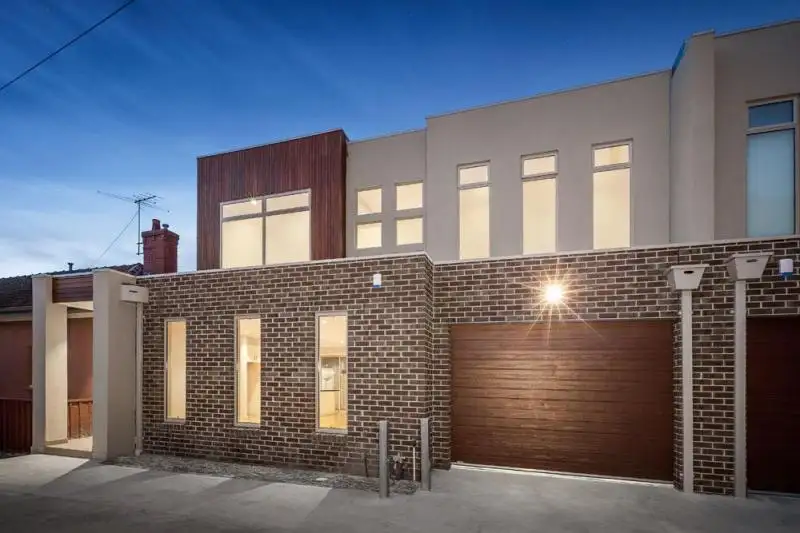 Main view of Homely townhouse listing, 2/18 Arthur Street, Preston VIC 3072