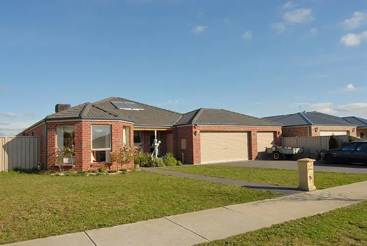 11 Boulevarde Drive, Alfredton VIC 3350