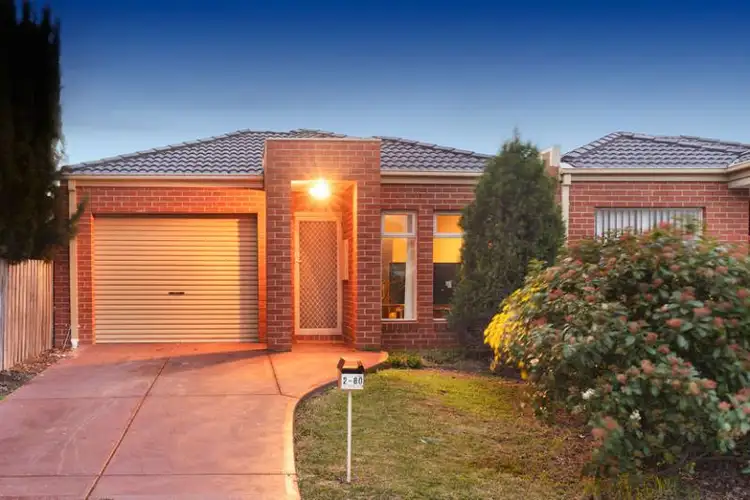 2/80 Charter Road West, Sunbury VIC 3429