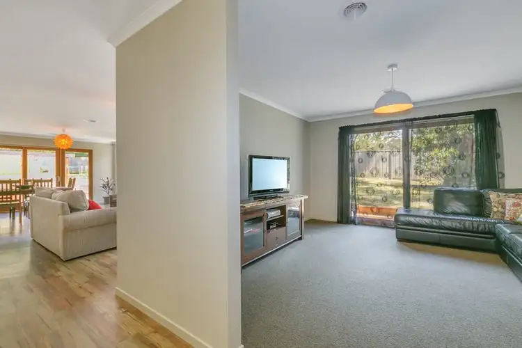 Fourth view of Homely house listing, 7 Jenola Court, Canadian VIC 3350