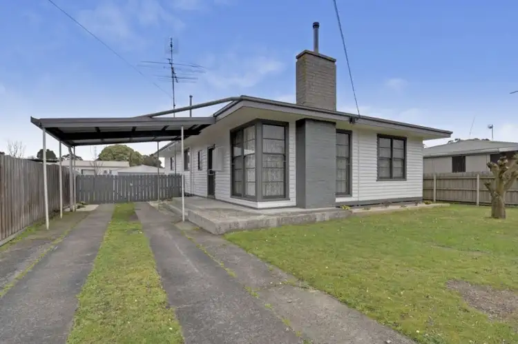 4 Alexander Avenue, Moe VIC 3825