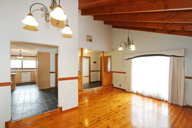 Fourth view of Homely house listing, 5 Simon Court, Epping VIC 3076