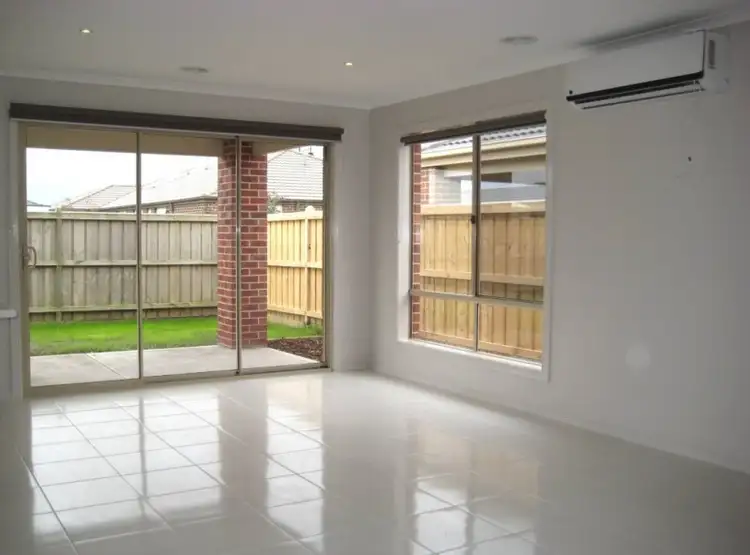 Fourth view of Homely house listing, 7 Mickleham Drive, Cranbourne North VIC 3977