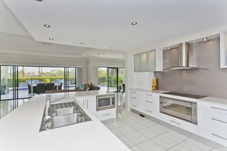 Fifth view of Homely house listing, 10 Oakmont Avenue, Medowie NSW 2318