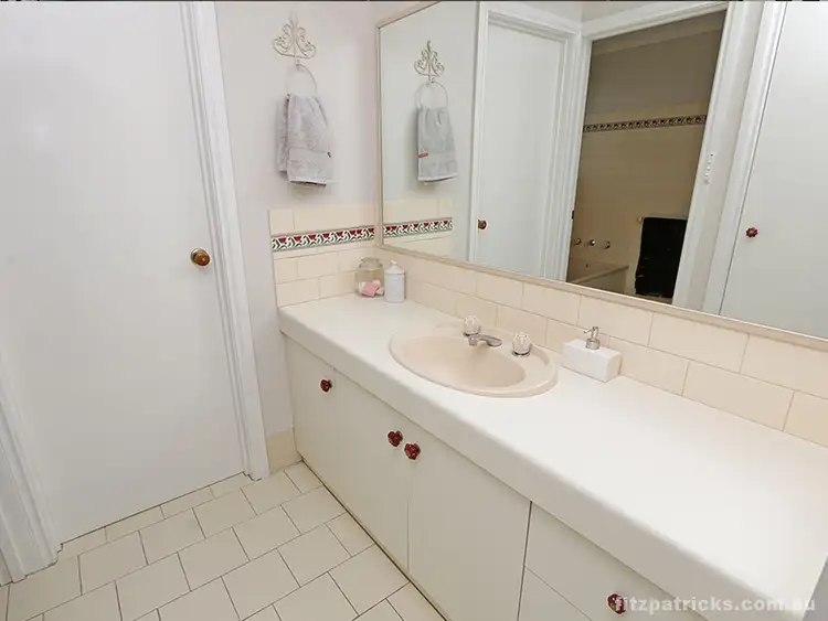 Seventh view of Homely house listing, 4 Kamaroo Court, Glenfield Park NSW 2650