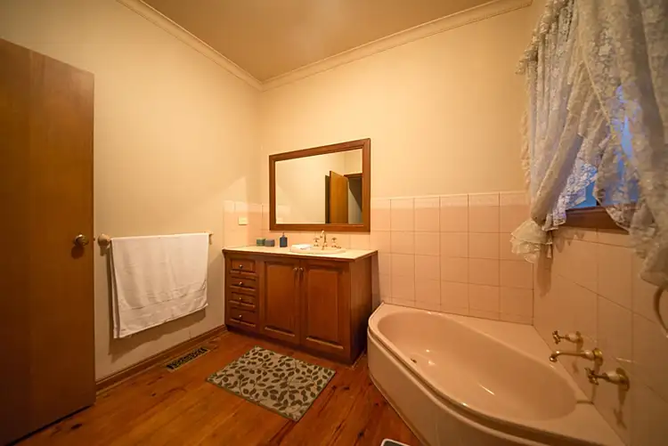 Fifth view of Homely house listing, 27 Manuka Street, Bentleigh East VIC 3165