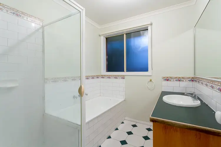 Fifth view of Homely house listing, 91 Saronvale Crescent, Hillside VIC 3037