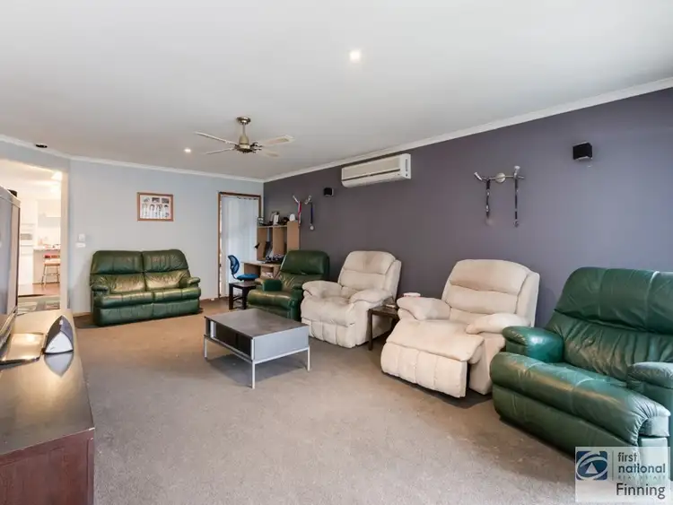 Second view of Homely house listing, 6 Craigton Court, Cranbourne North VIC 3977