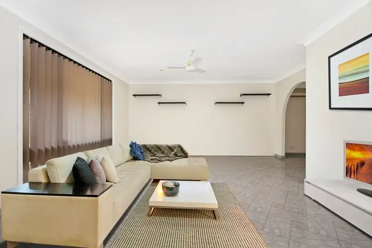 23 Olliver Crescent, St Clair NSW 2759