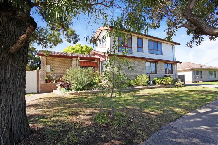 2 Eton Court, Gladstone Park VIC 3043