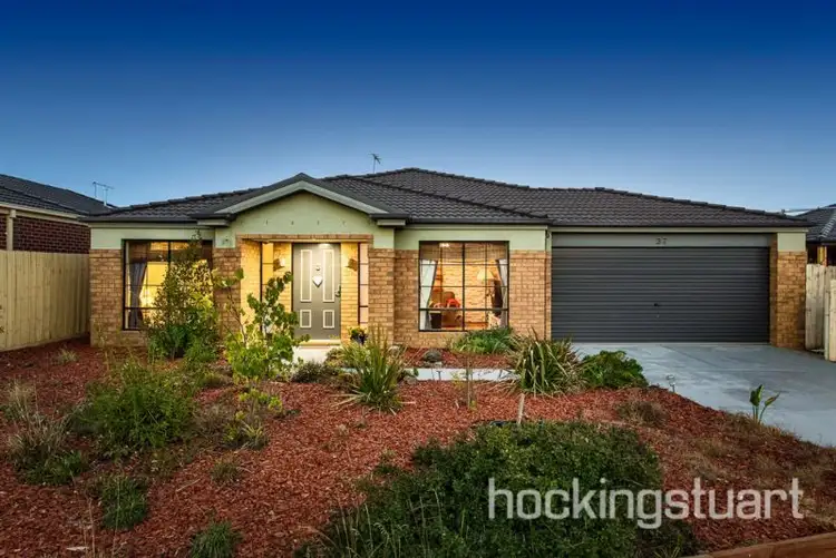 37 Carlyon Close, Melton West VIC 3337