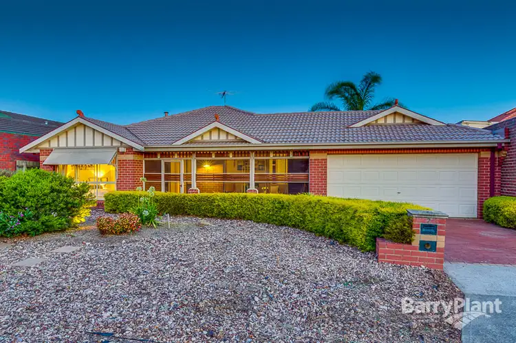 2 Strzelecki Court, Taylors Lakes VIC 3038