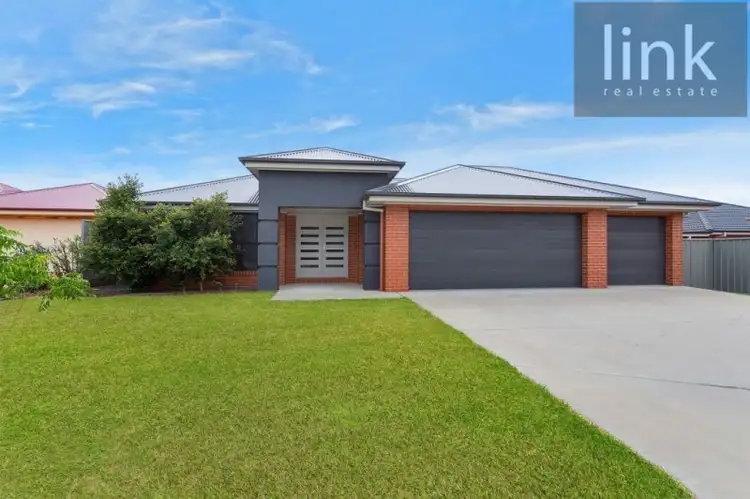 75 Egret Way, Thurgoona NSW 2640