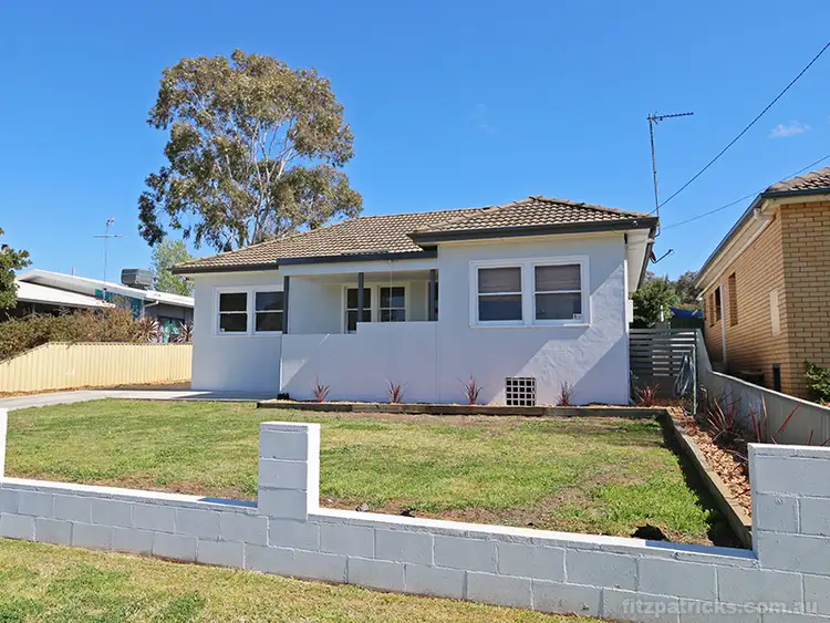 32 Kennedy Avenue, Kooringal NSW 2650