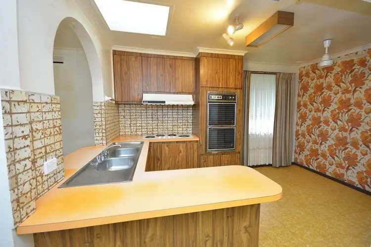 Fifth view of Homely house listing, 124 South Circular Road, Gladstone Park VIC 3043
