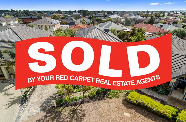 7 Lowess Lane, Sanctuary Lakes VIC 3030