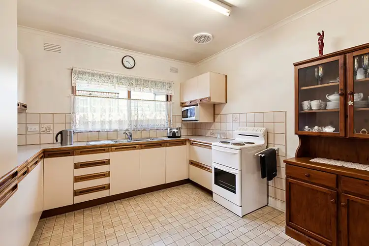 Fourth view of Homely house listing, 8 Fairlie Avenue, Macleod VIC 3085