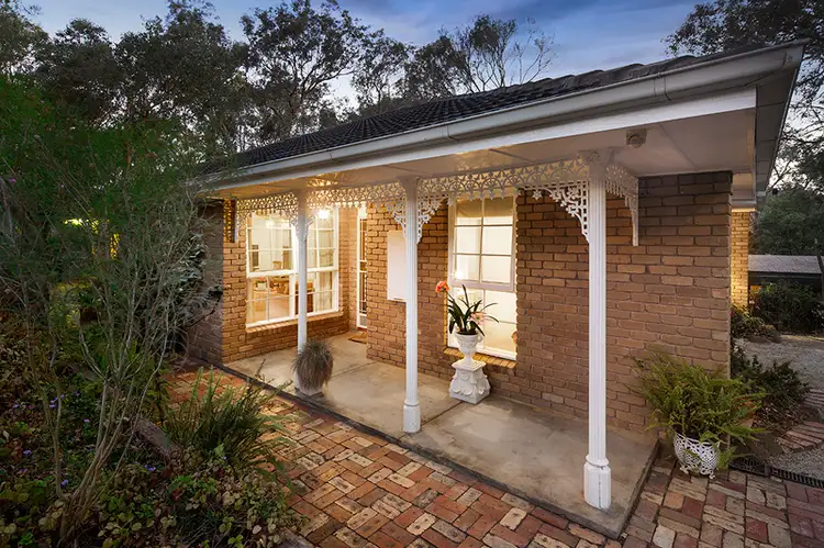 24 Highpoint Crescent, Eltham North VIC 3095
