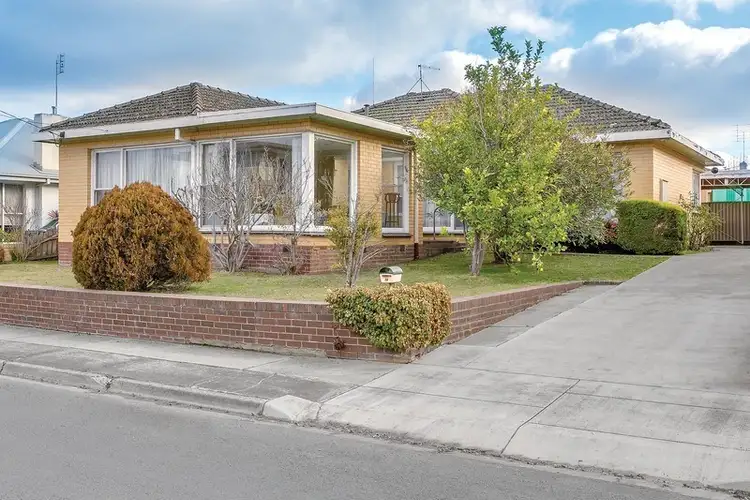 19 Grove Street, Lake Wendouree VIC 3350