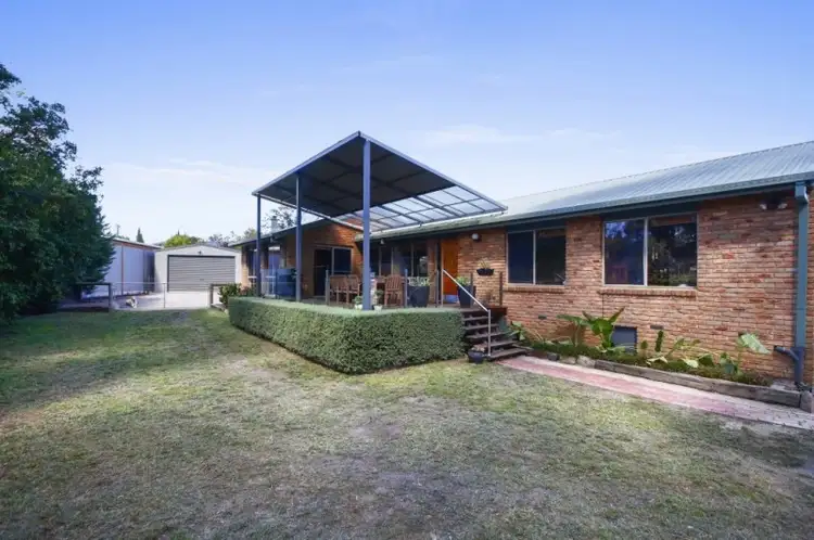 16 Steels Creek Road, Yarra Glen VIC 3775