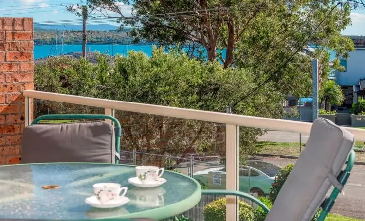 4/54 Allambee Place, Valentine NSW 2280