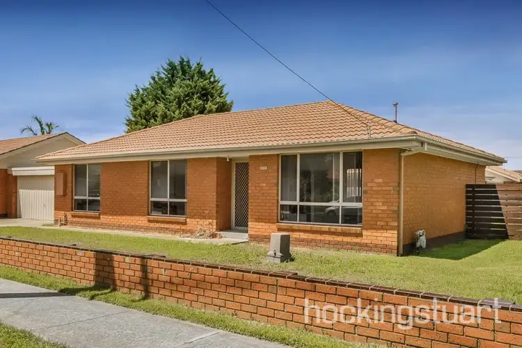 102 Argyle Avenue, Chelsea VIC 3196