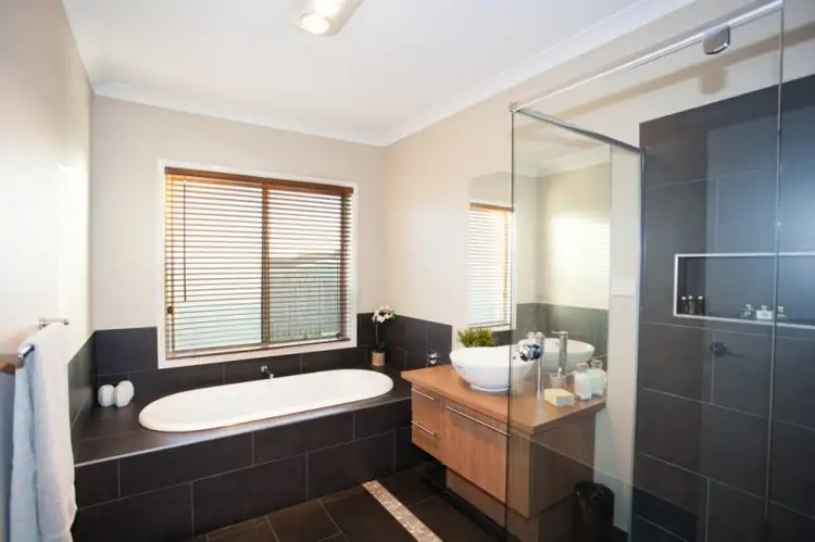 Seventh view of Homely house listing, 5 Dublin Place, Traralgon VIC 3844