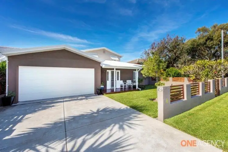 8 Pacific Street, Caves Beach NSW 2281