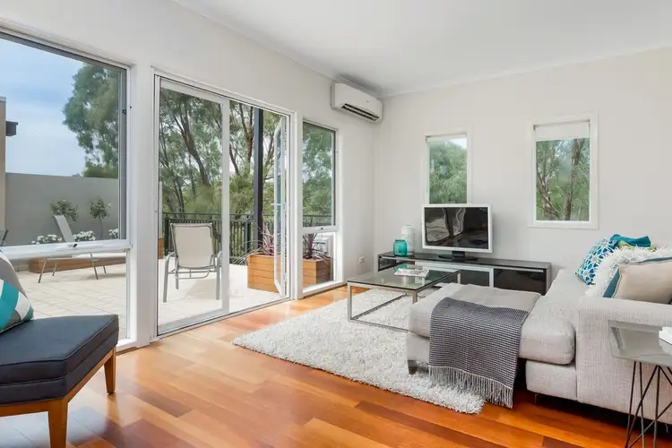 2/24 Tulloch Grove, Glen Waverley VIC 3150