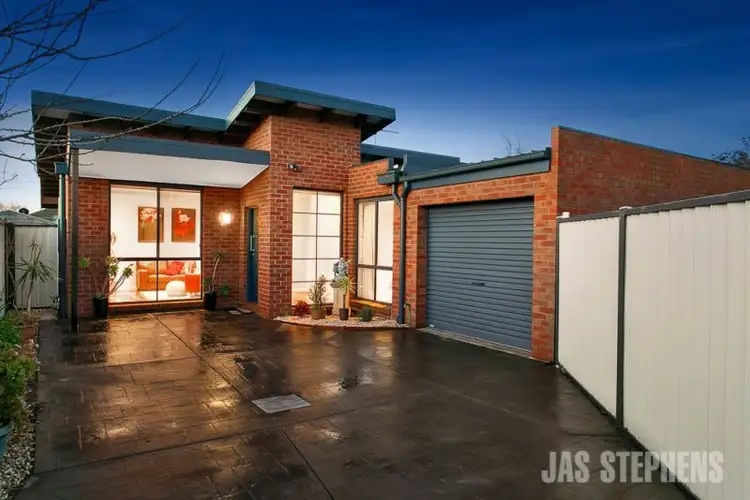 2/8 Burnett Avenue, Braybrook VIC 3019