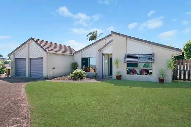 42 Castlecrag Avenue, Banora Point NSW 2486