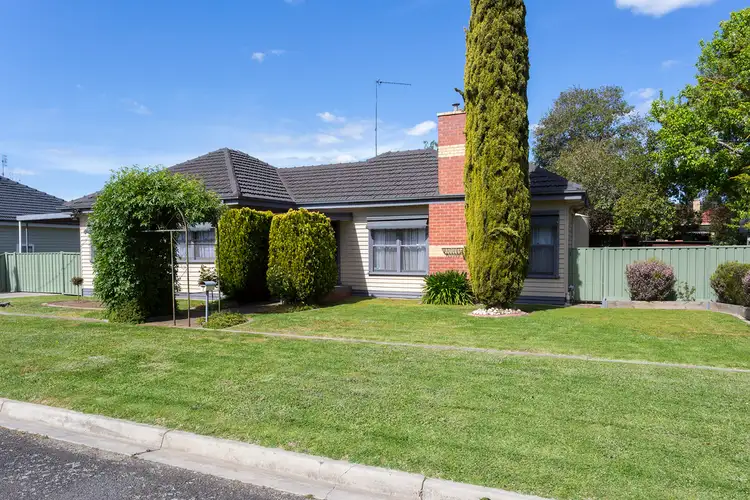 Main view of Homely house listing, 7 Chifley Avenue, Kangaroo Flat VIC 3555