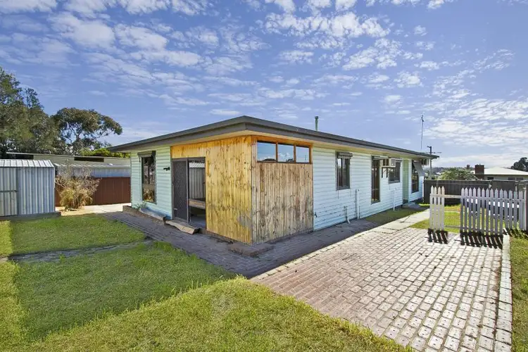 17 Heywood Crescent, Seymour VIC 3660