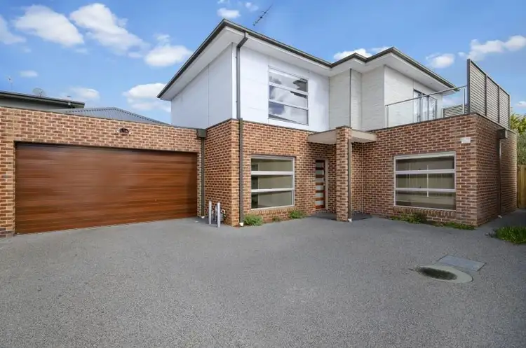 2/26 Bluff Road, St Leonards VIC 3223