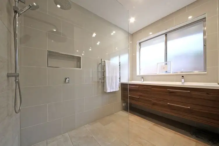 Sixth view of Homely unit listing, 1/10 Dalny Road, Murrumbeena VIC 3163