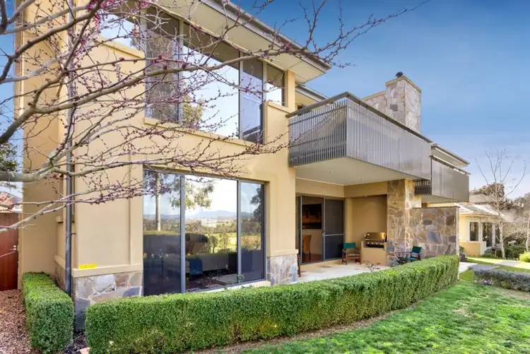 11 Muirfield Mews, Chirnside Park VIC 3116