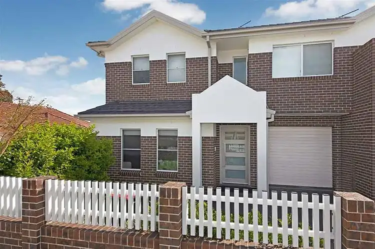 1/180 Lambeth Street, Picnic Point NSW 2213