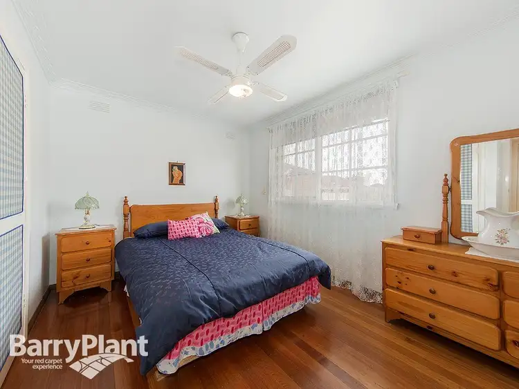 Sixth view of Homely house listing, 2 Luxford Street, St Albans VIC 3021