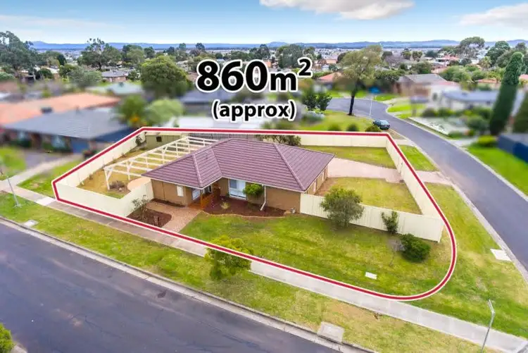20 Linlithgow Way, Melton West VIC 3337
