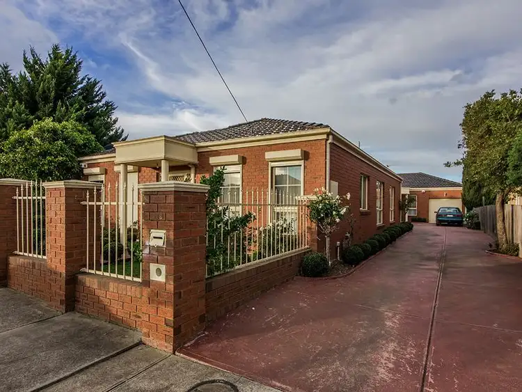 1 & 2/52 Erica Avenue, St Albans VIC 3021