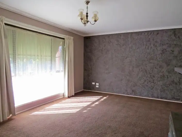 Second view of Homely house listing, 3 Laurine Court, Wendouree VIC 3355