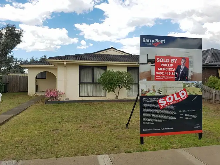12 Fisher Grove, Tullamarine VIC 3043