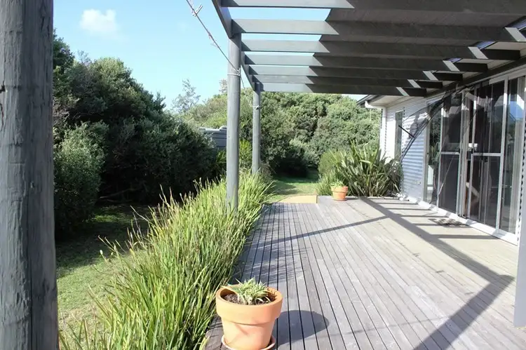 4 BRADLEY AVENUE, Venus Bay VIC 3956