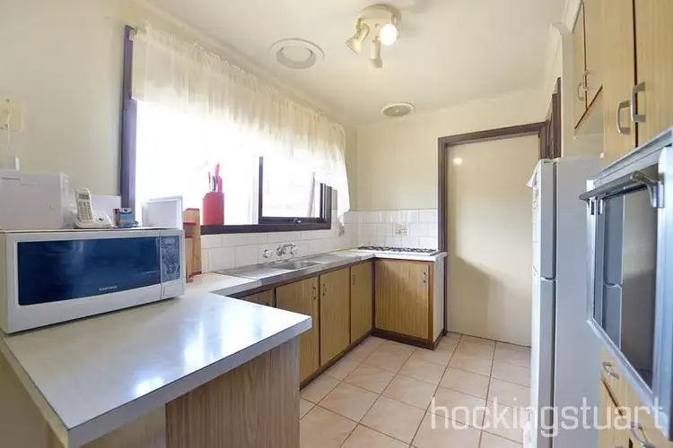 Second view of Homely unit listing, 2/2 Tracey Close, Keysborough VIC 3173
