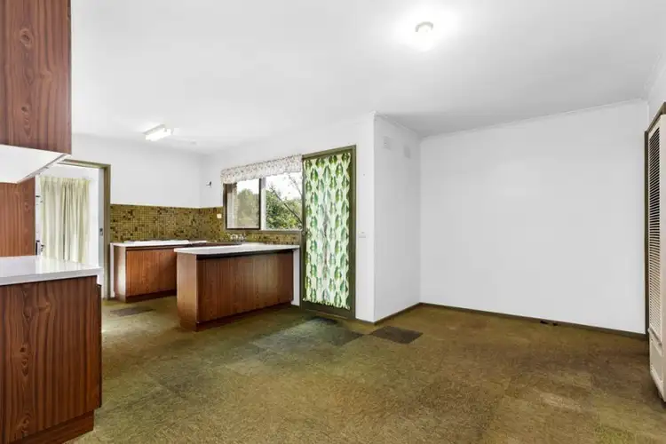 Sixth view of Homely house listing, 5 Lebunya Close, Mooroolbark VIC 3138