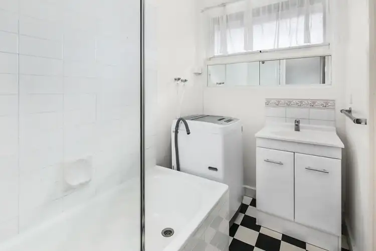 Sixth view of Homely apartment listing, 6/265 Rossmoyne, Thornbury VIC 3071