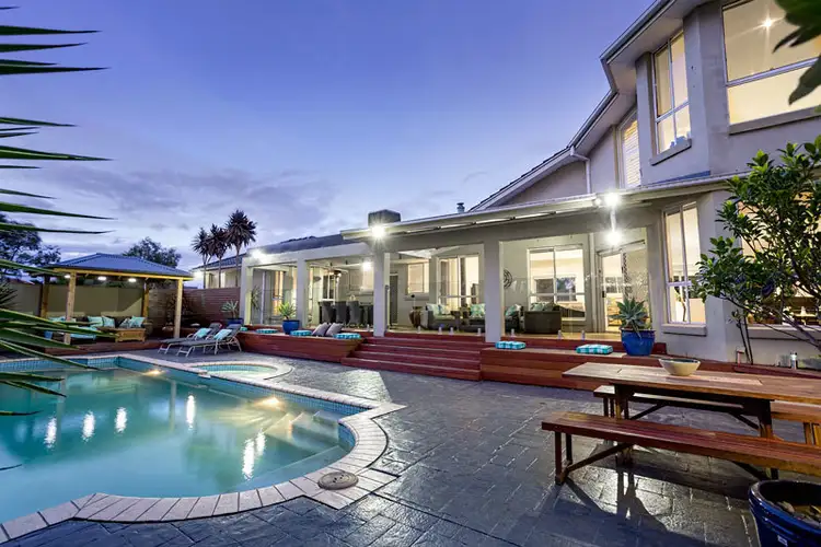 11 Robertsons Road, Taylors Lakes VIC 3038