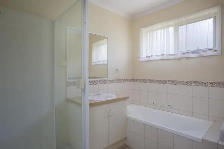 Sixth view of Homely house listing, 5 Joanna Court, Strathdale VIC 3550