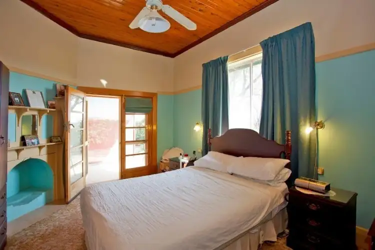 Third view of Homely house listing, 6 Clive Court, Table Top NSW 2640