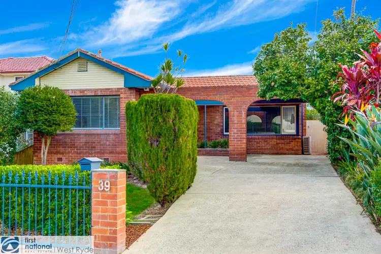 39 Glenayr Avenue, Denistone West NSW 2114